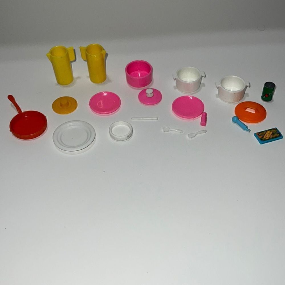 Barbie Dream House 1978 Pots & Pans Silverware Kitchen Pitcher Soda Accessories